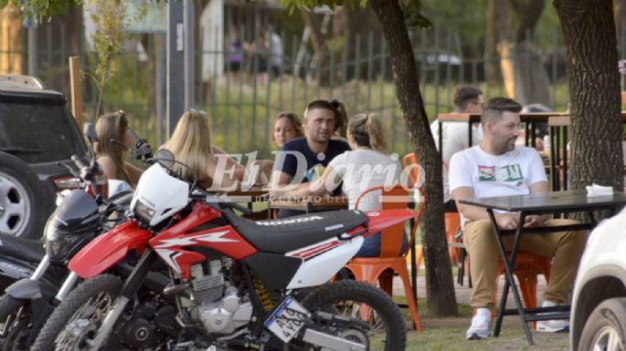 [FOTOS] Con un feriado a puro calor, la Costanera fue la protagonista
