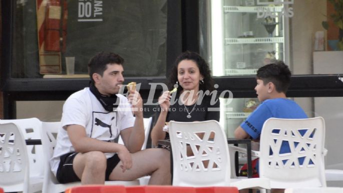 [FOTOS] Con un feriado a puro calor, la Costanera fue la protagonista