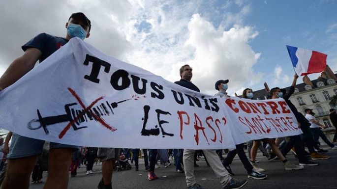Macron, contra los antivacunas