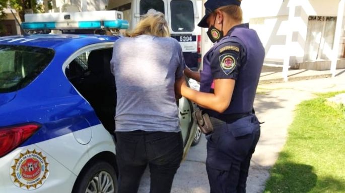 Detuvieron a mujer golpeadora
