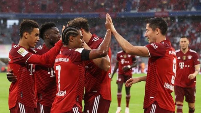 El Bayern Múnich sancionará con recortes de sueldo a futbolistas antivacunas