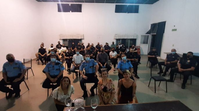 Taller de capacitación a personal policial dictado por el INADI