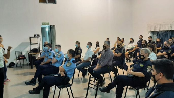 Taller de capacitación a personal policial dictado por el INADI