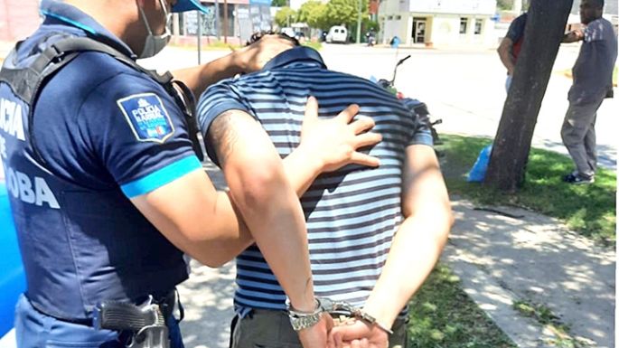 Detuvieron a cinco cordobeses por  hurtos con inhibidores en Villa María