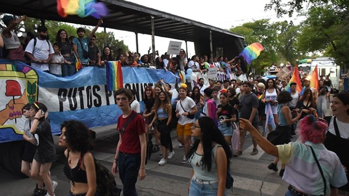 La lluvia interrumpió el festival, que hoy tendrá su segundo capítulo