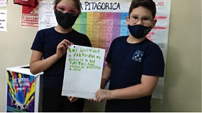 Gesto solidario de alumnos