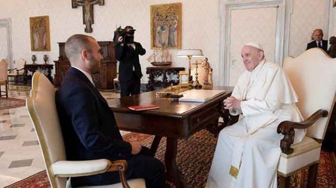 Francisco nombró al ministro Guzmán en la Academia Pontificia de Ciencias Sociales