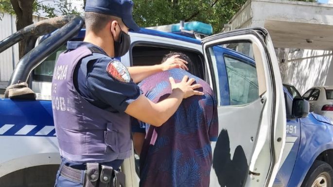 Un joven de 21 años quedó detenido por golpear a su pareja de 19