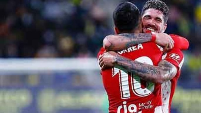 Correa anotó en la goleada del Atlético
