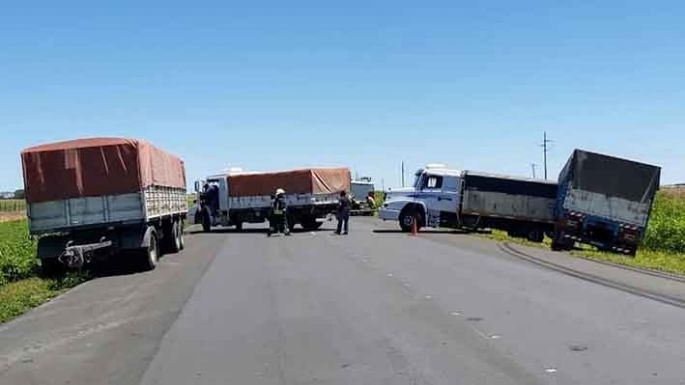 Se despistó un camión en la ruta 158