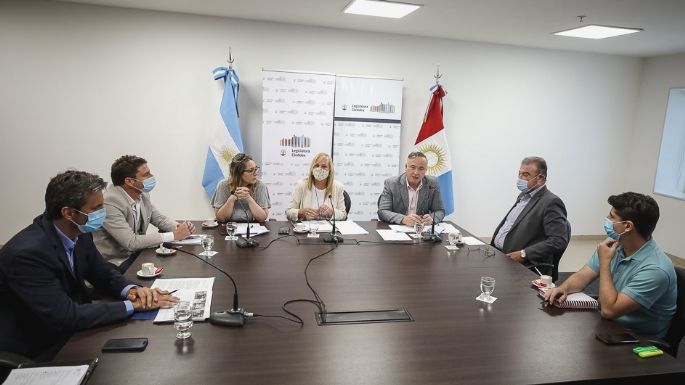 Accastello presentó el proyecto de Promoción Industrial en la Legislatura
