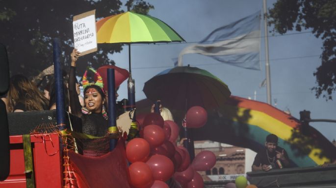 Miles de personas participaron de la  Marcha del Orgullo LGBTIQ+