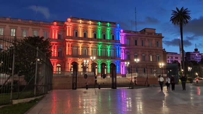 Miles de personas participaron de la  Marcha del Orgullo LGBTIQ+
