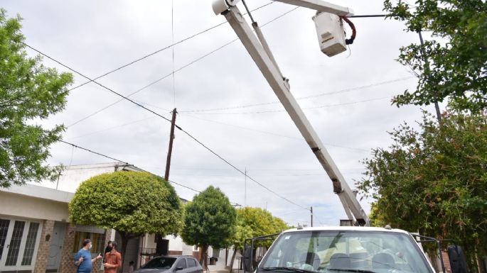 Comenzó el recambio de luminarias led en los barrios Lamadrid y Ameghino
