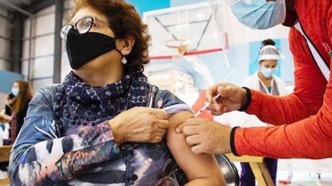Desde mañana, las terceras dosis son libres para mayores de 60 años