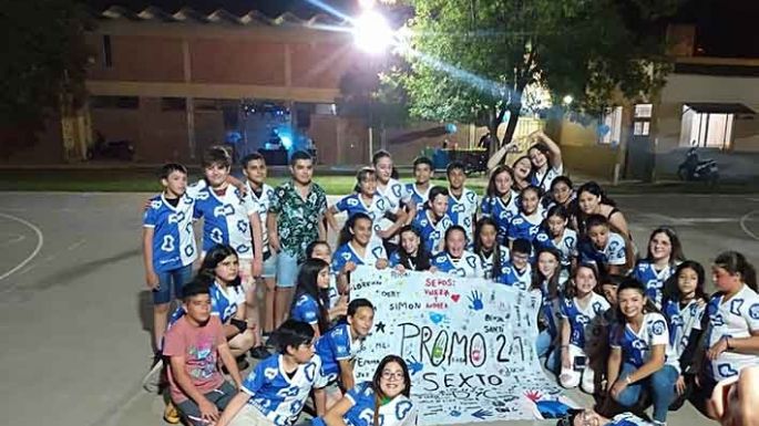 La Promo 21 del José Ingenieros se despide sumándose a una emotiva campaña