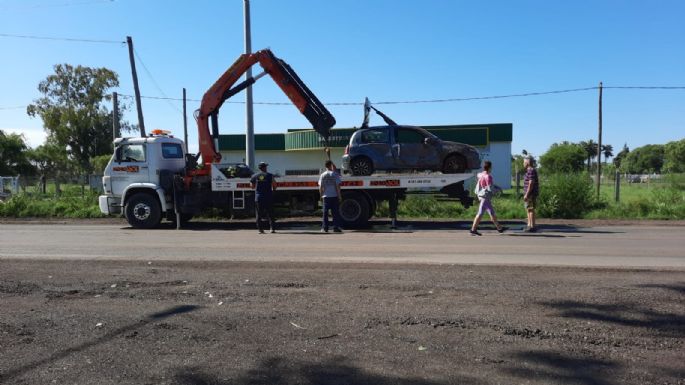 Un auto se cayó a una zanja que los vecinos habían reclamado al Deliberante