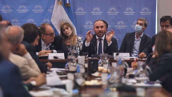 El ministro Guzmán presentó el Presupuesto 2022 en el Congreso