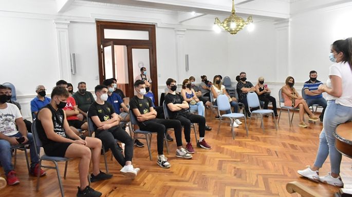 Reconocieron a deportistas que representaron a la ciudad
