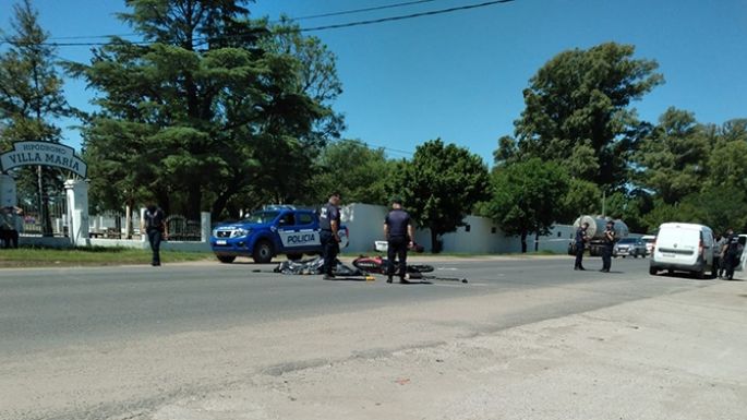 Murió un motociclista al chocar contra un utilitario enfrente al Hipódromo