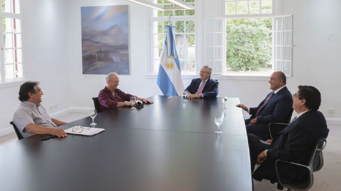 Anunciaron un bono de 20 mil pesos para trabajadores estatales