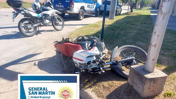 Una menor con graves lesiones al chocar una moto y una camioneta