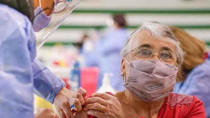Tercera dosis, a los cuatro meses