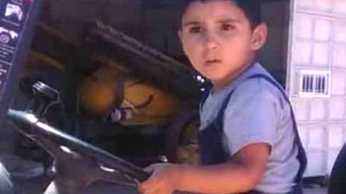Trasladaron a la cárcel a la madre y al padrastro del niño muerto por maltrato