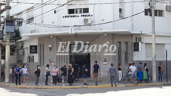 Largas colas en la Asistencia para vacunarse