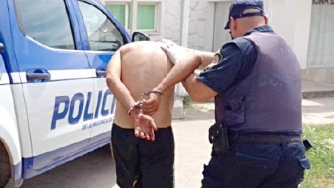 Agredió a su madre, a un hermano y causó daños