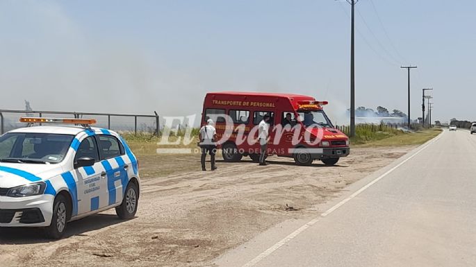 AHORA - Incendio en un campo detrás de las 400 Viviendas
