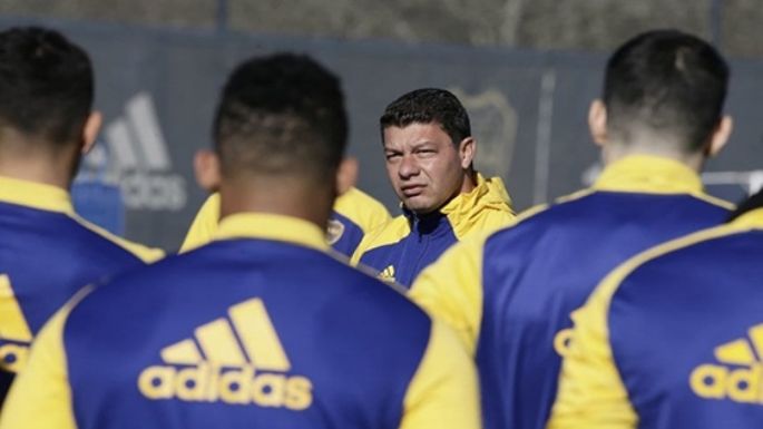 Entrenamiento en medio de un tenso clima y muchos rumores