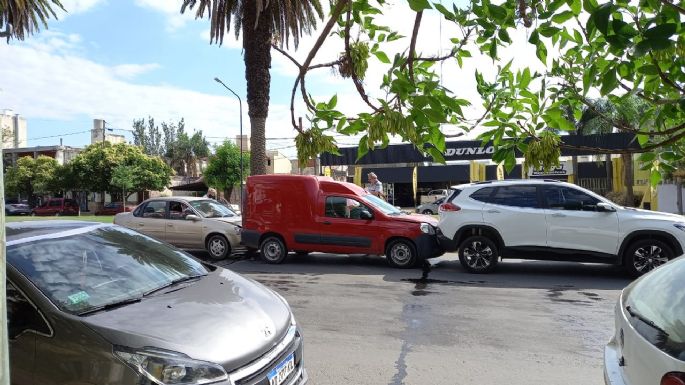 Triple choque por aproximación en bulevar Alvear