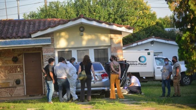 Maniatado y con un tiro en la cabeza