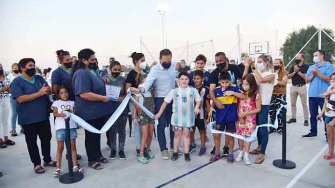 Dos barrios tienen su playón deportivo