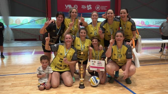 Más de 100 jugadoras participaron del Torneo Femenino de Vóley Amateur