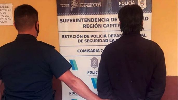 Rescatan a una mujer y su hija que estaban cautivas en la casa de un hombre
