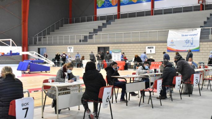 Mayores de 3 años podrán aplicarse la tercera dosis sin turno previo