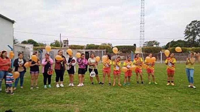 El pueblo se “vistió” de naranja