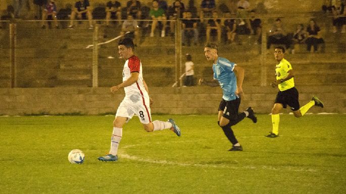 Universitario goleó como local y Ticino cayó en Leones