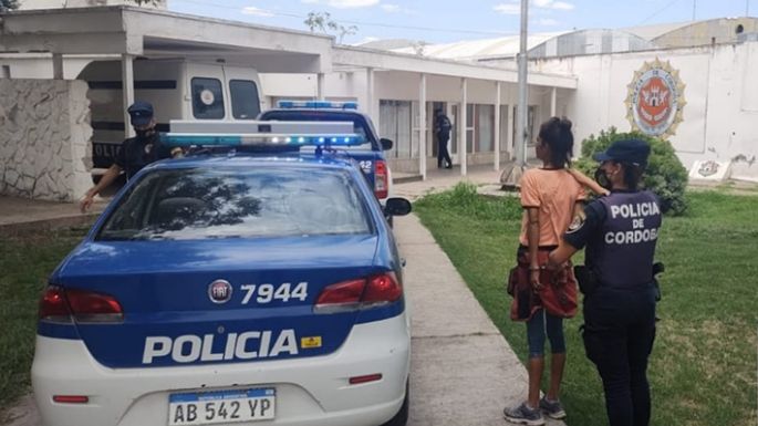 Detuvieron a una pareja por un robo en un comercio de barrio Botta