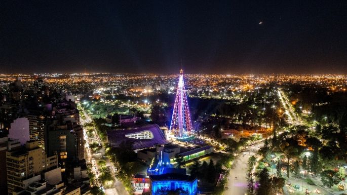 Encendieron el Arbol de Navidad en el Faro del Bicentenario