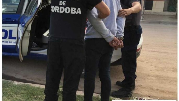 Un joven de 20 años fue detenido por robar elementos de un auto en plena vía pública