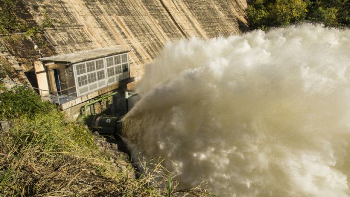 Tras un período de sequía histórica, debieron abrir las válvulas en el San Roque