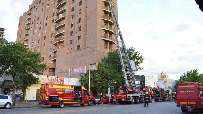 Falsa alarma y bronca en la Torre Alem