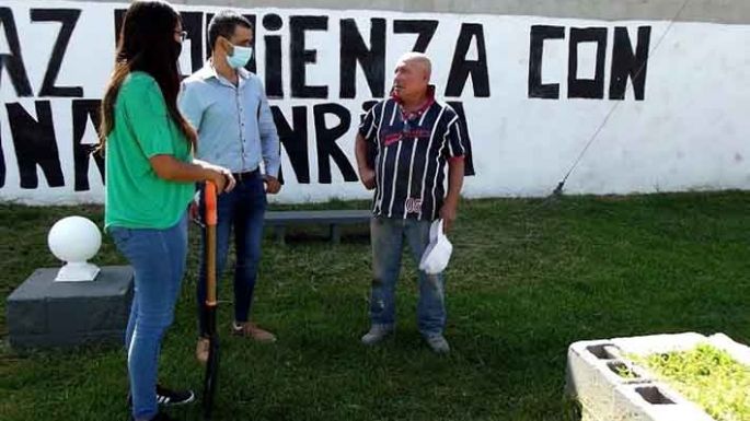 Funcionarios plantaron árboles