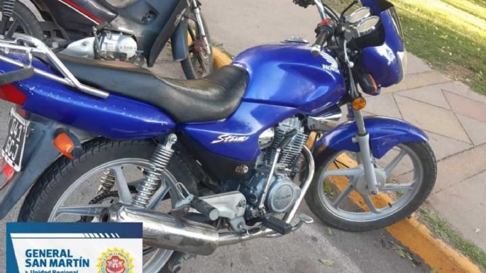 Encontraron estacionada una moto con pedido de secuestro