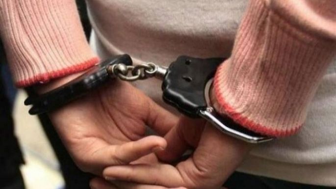 Dos jóvenes ingresaron a una casa y arrojaron piedras al propietario