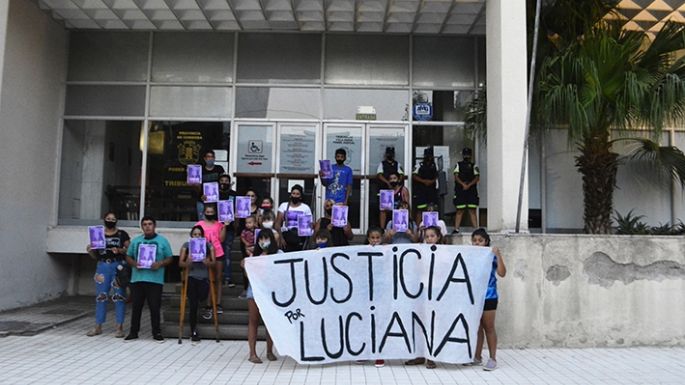Reclaman justicia para la mujer asesinada en el barrio Botta