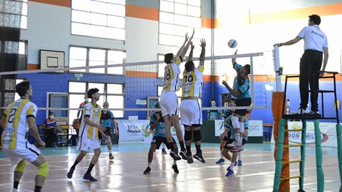 RIVADAVIA ganó con comodidad y TRINITARIOS tuvo que esforzarse